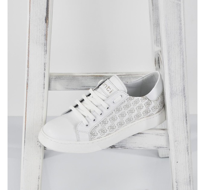 Дамски кецове Beti white