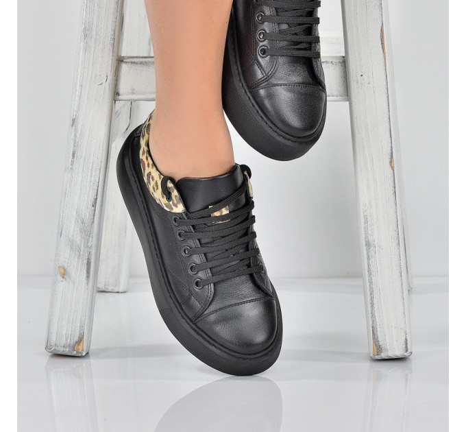 Дамски кецове Divna black leopard