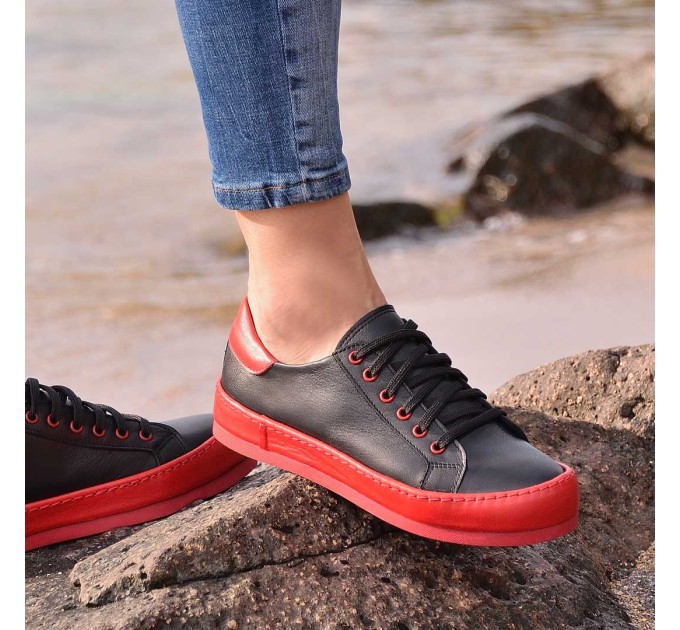 Дамски кецове Emi black red