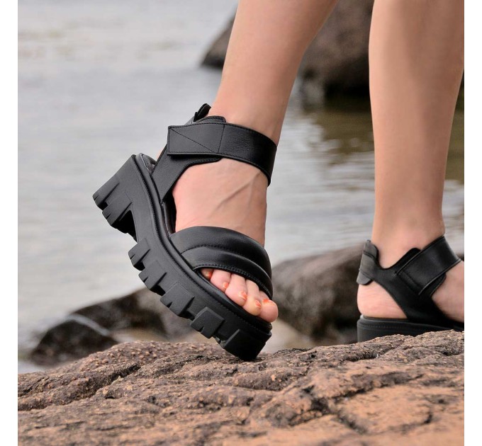 Дамски черни сандали Afrodita black