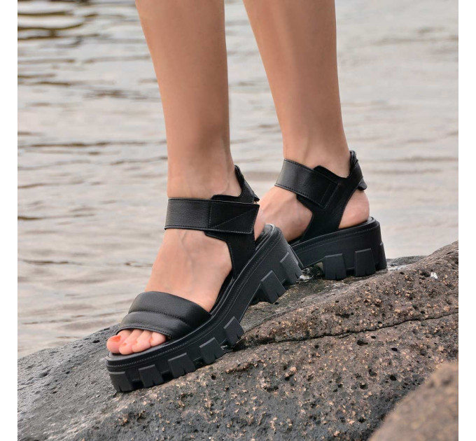 Дамски черни сандали Afrodita black
