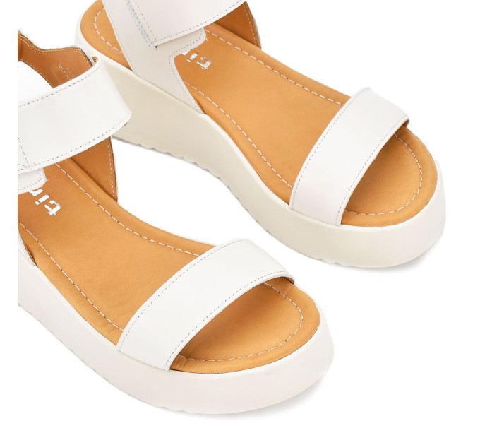 Дамски сандали на платфотма Vasilena beige