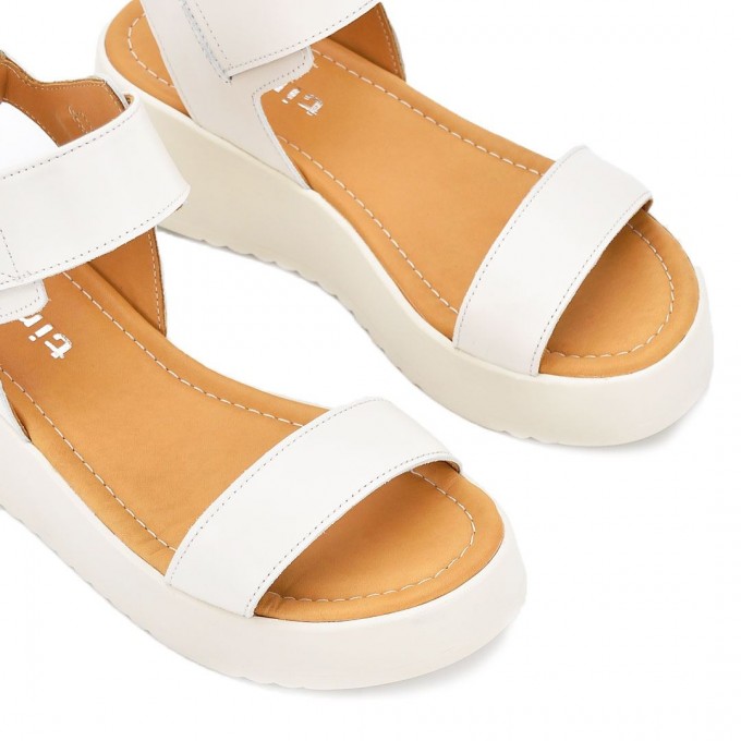 Дамски сандали на платфотма Vasilena beige