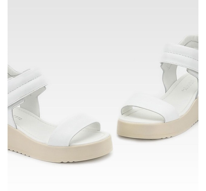 Дамски сандали на платформа Verona white