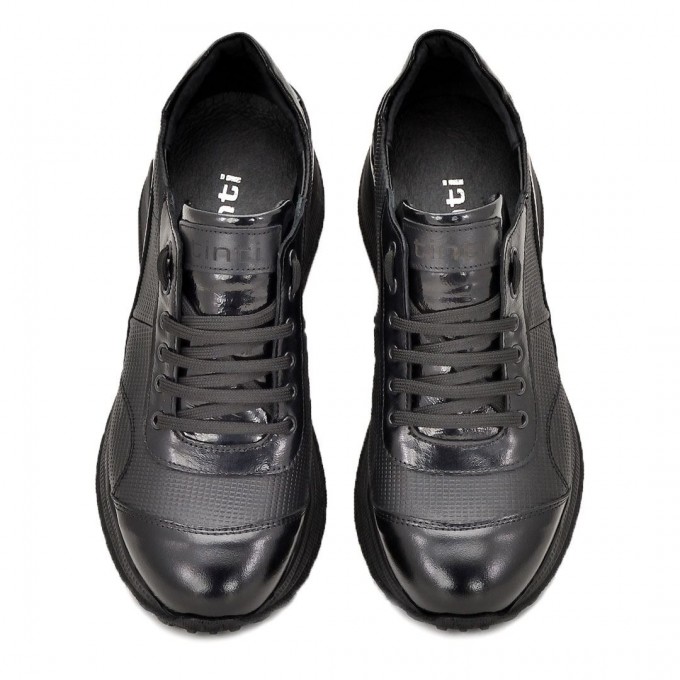 Дамски сникърси от лак и кожа Tatiana black stamp